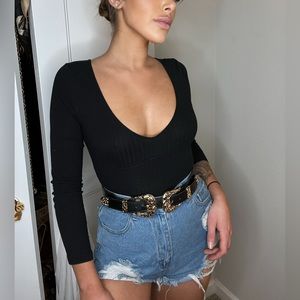 Black midsleeve rib knit V-neck